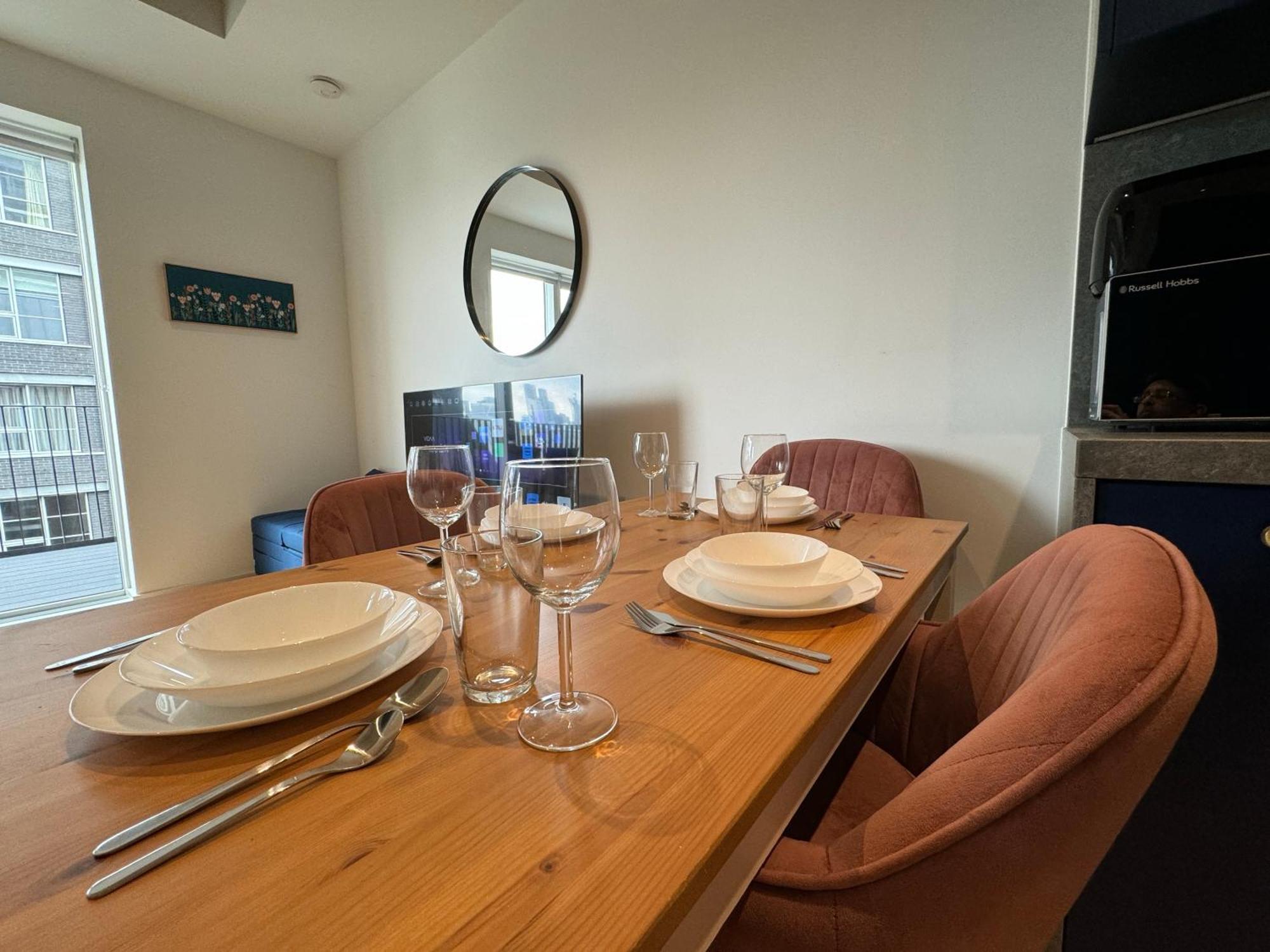 London Luxury Flat With Balcony, River View, O2 Arena, Excel, Canary Wharf, Station Apartman Kültér fotó