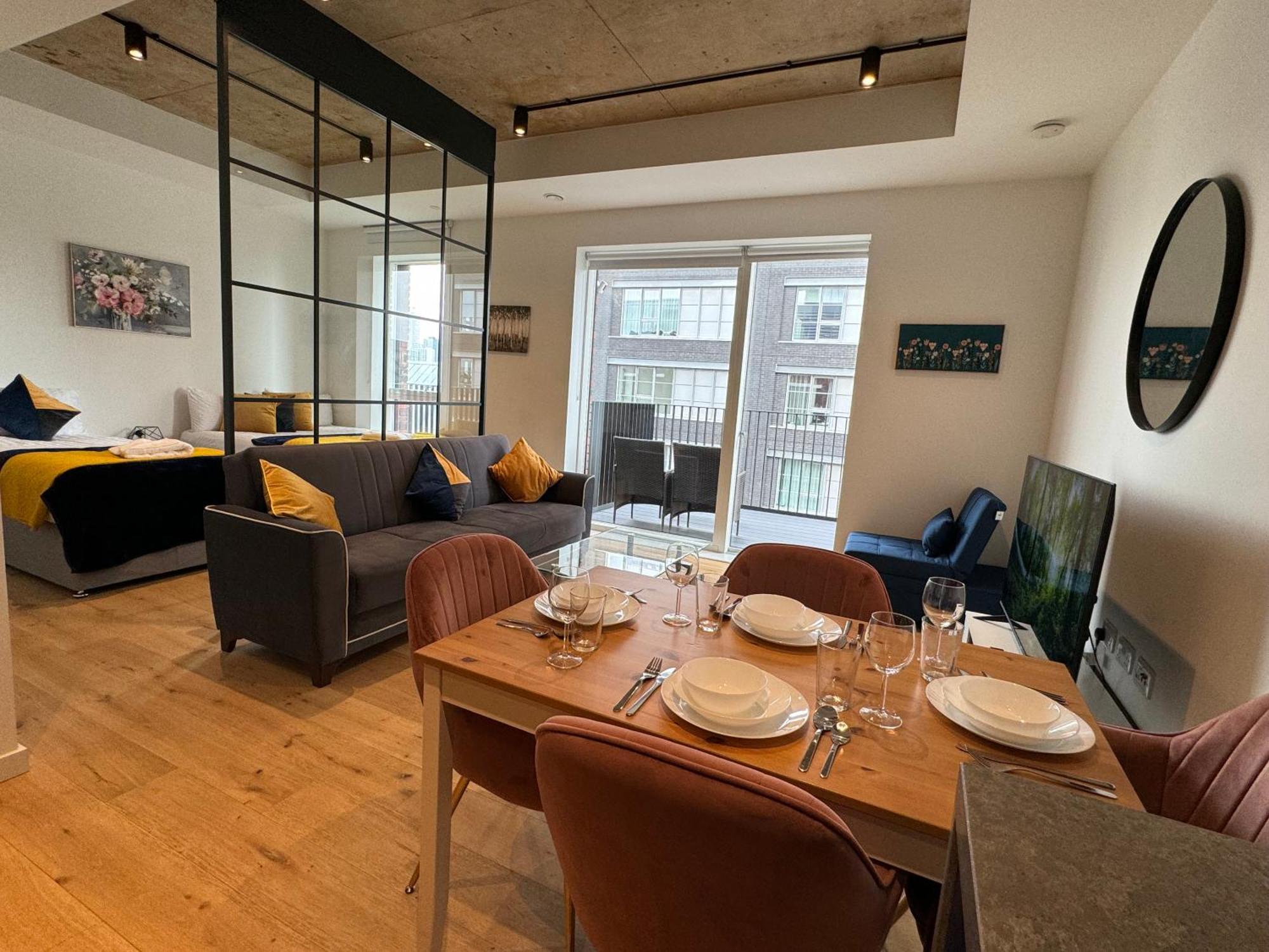 London Luxury Flat With Balcony, River View, O2 Arena, Excel, Canary Wharf, Station Apartman Kültér fotó